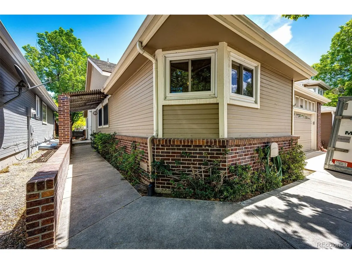 2566 S Independence, Lakewood, CO 80227