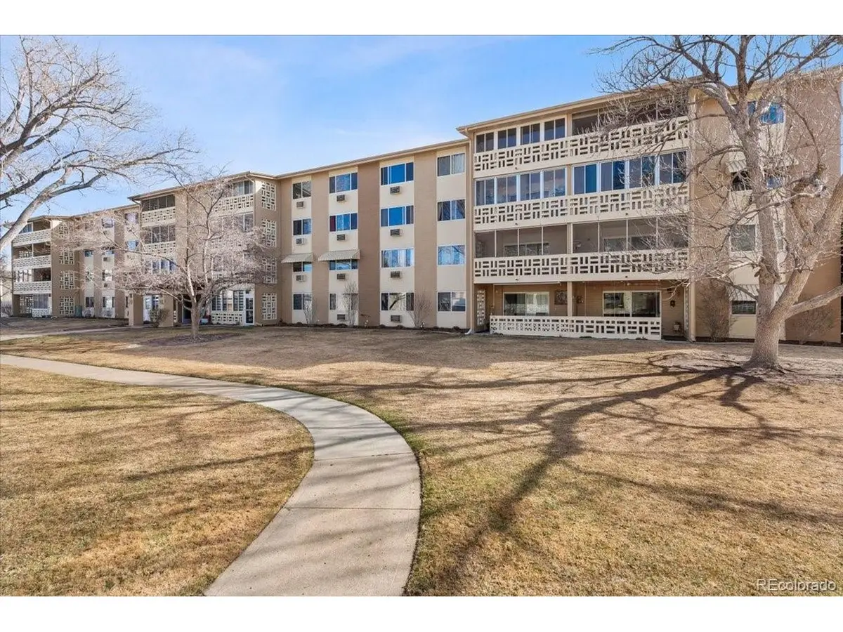 620 S Alton #2D, Denver, CO 80247