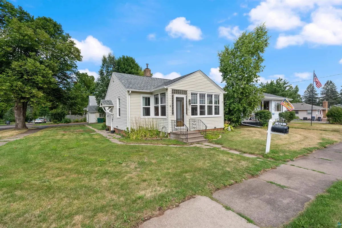 415 W McGonagle St, Duluth, MN 55808-1756