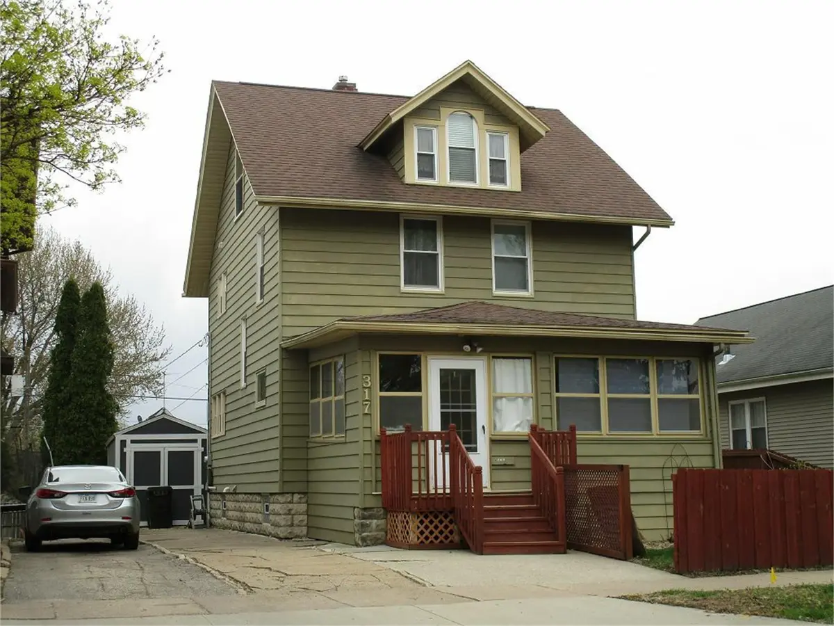 317 Hammond AVE, Waterloo, IA 50702