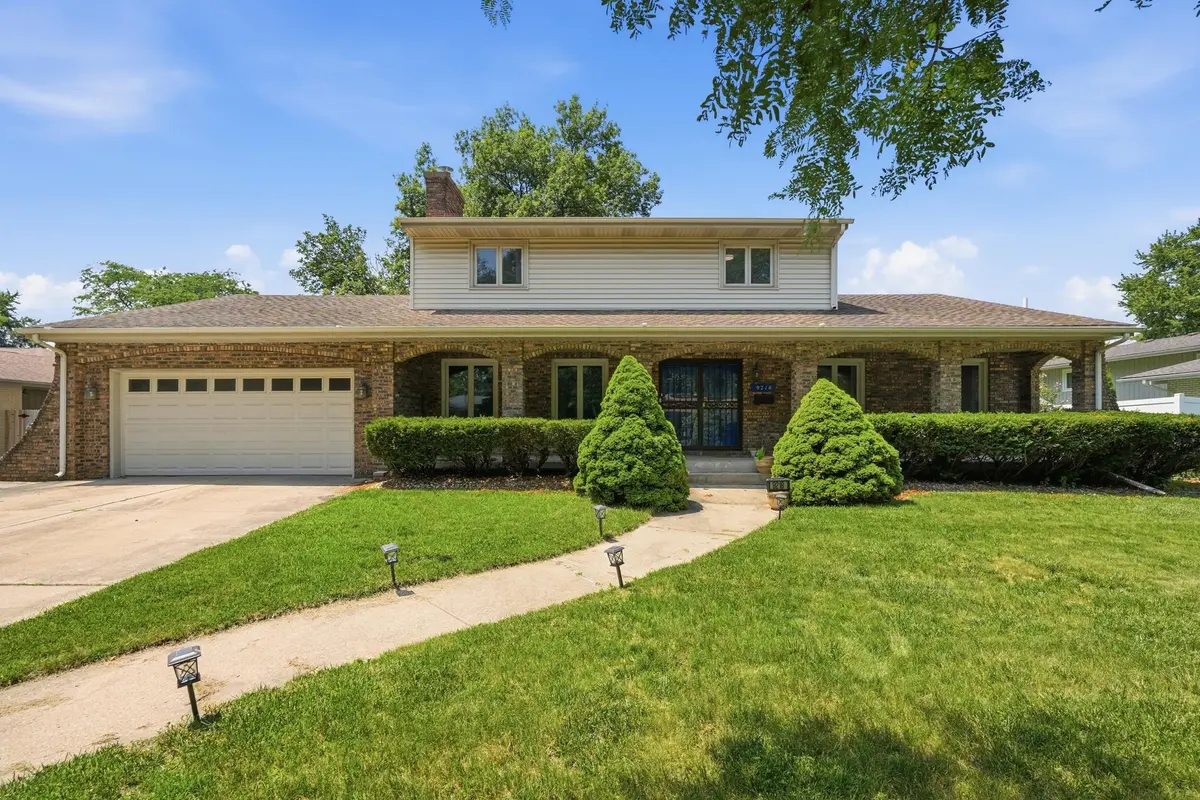 9218 Greenwood AVE, Munster, IN 46321