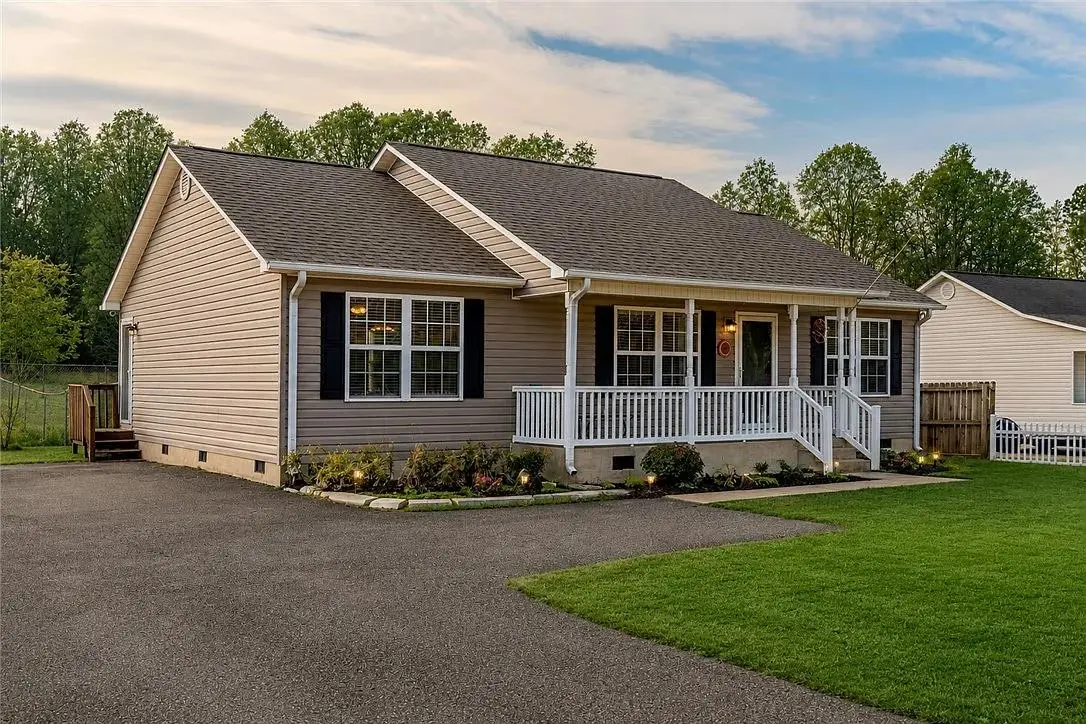 804 Clark RD, Inman, SC 29349