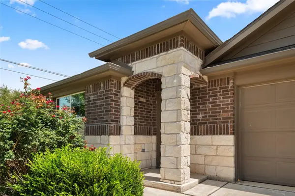 1102 Mitchell DR, Hutto, TX 78634