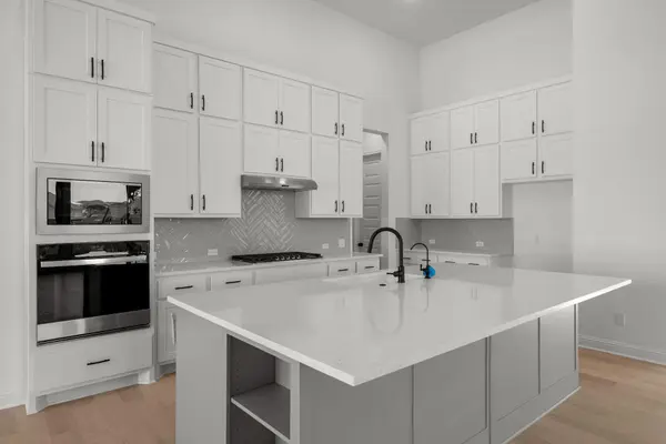 318 Wood Thrush RUN, Kyle, TX 78640