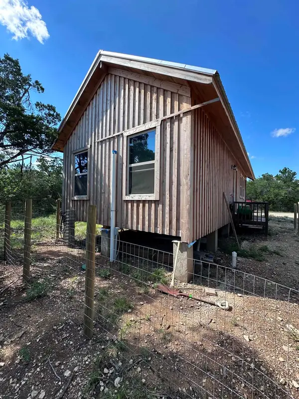 417 Prochnow RD, Dripping Springs, TX 78620