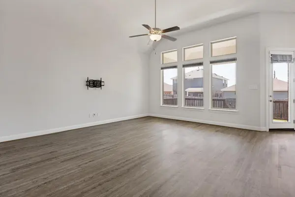 727 Spinnaker LOOP #A, Kyle, TX 78640