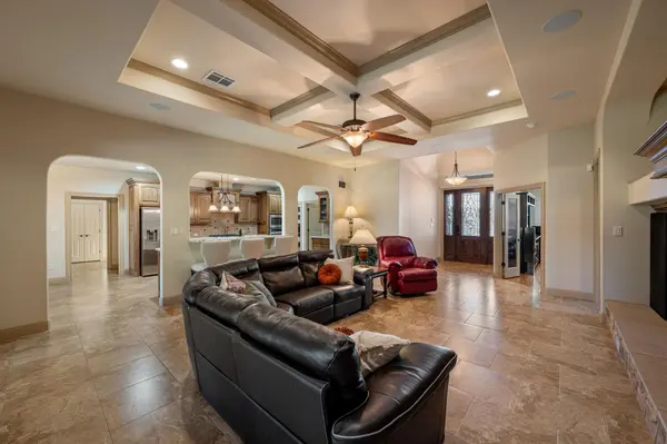 204 Overlook CT, Georgetown, TX 78628