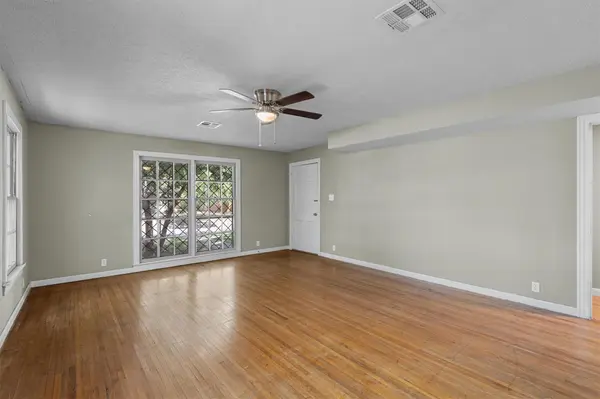 1121 Lexington ST, Taylor, TX 76574