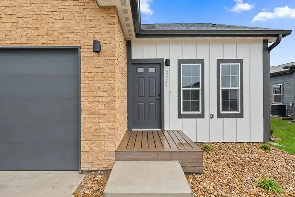 2029 Applewood DR, Lockhart, TX 78644