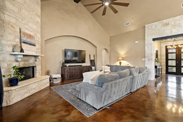 201 Eagle Valley LN, Liberty Hill, TX 78642