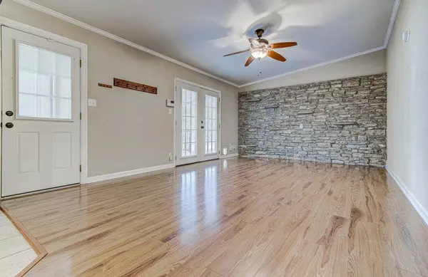 1410 Kamar DR, Austin, TX 78757