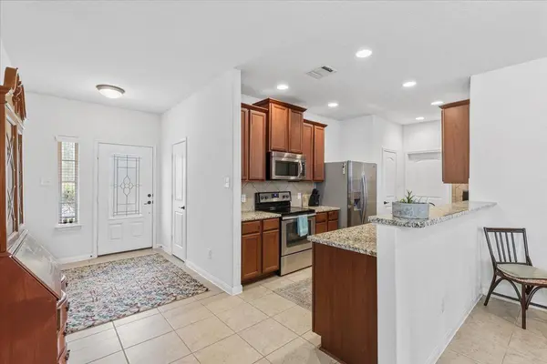 1672 Treeta TRL, Kyle, TX 78640
