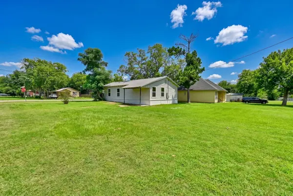 709 S Polk ST, Giddings, TX 78942