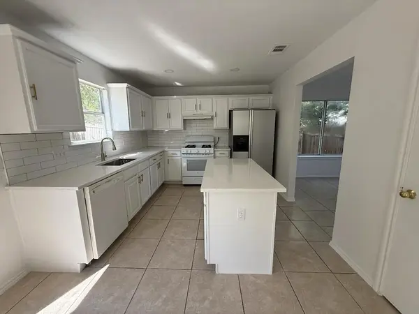 2324 Friarcreek LOOP, Round Rock, TX 78664