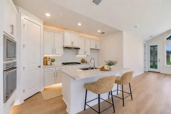 427 Fountain Grass DR, San Marcos, TX 78666