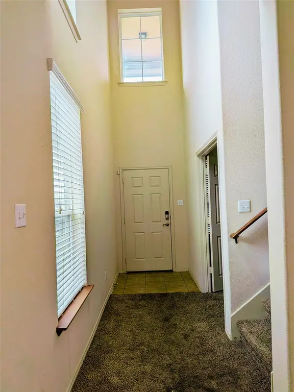 212 Foster LN, Jarrell, TX 76537