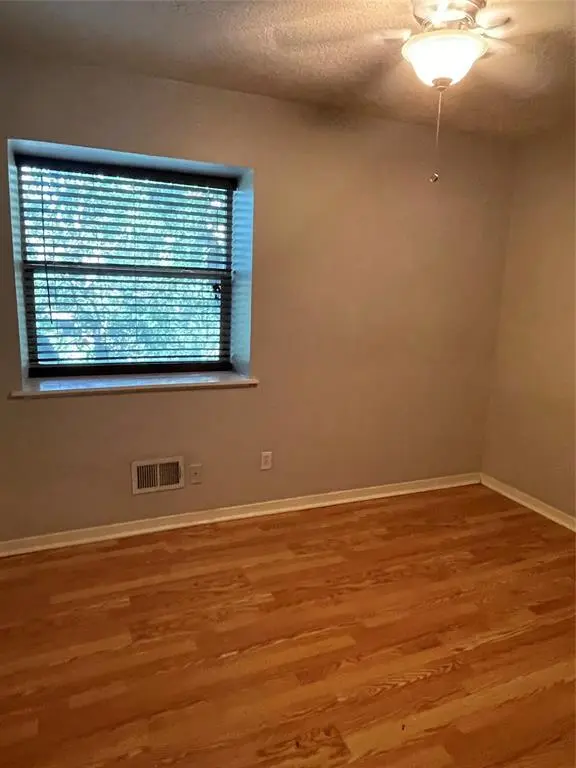 2304 Barton Village CIR #104, Austin, TX 78704