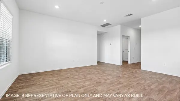 490 Gilmer LN, Buda, TX 78610
