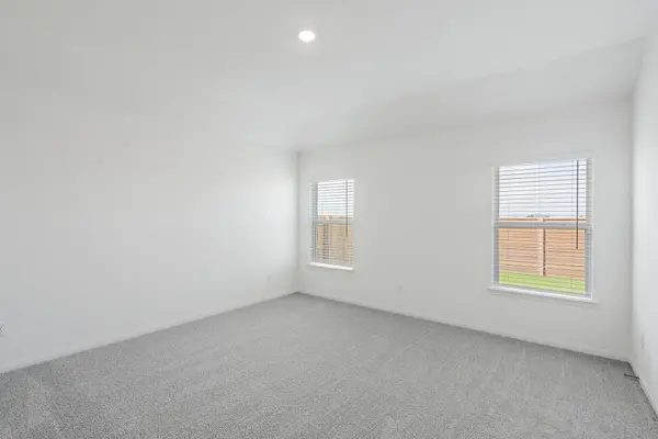 237 W Luna Blue LN, Jarrell, TX 76537