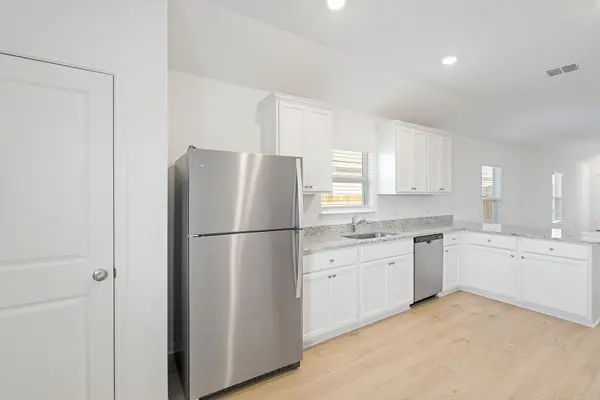 237 W Luna Blue LN, Jarrell, TX 76537