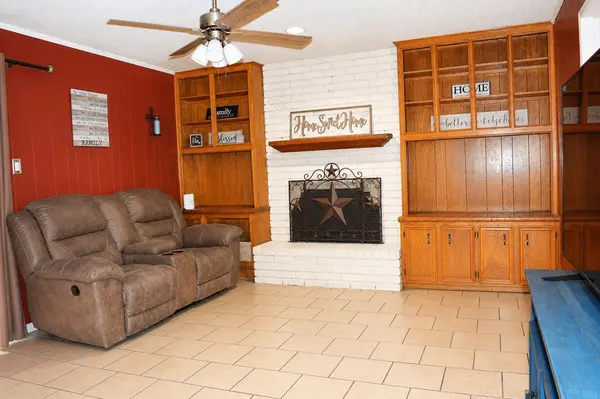 1603 Alcoa Ave, Rockdale, TX 76567
