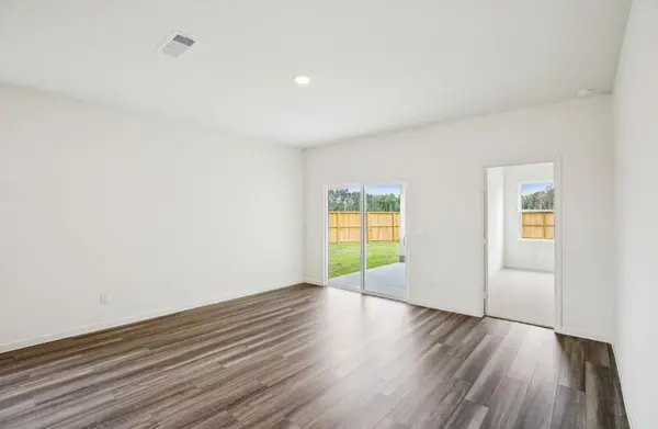 328 Sieders ST, Taylor, TX 76574