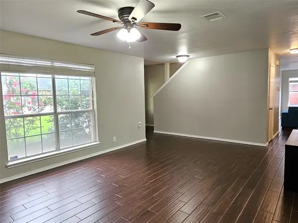 1913 Stratford DR, Round Rock, TX 78664