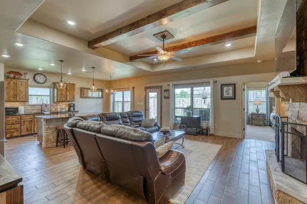412 Jake DR, Jarrell, TX 76537