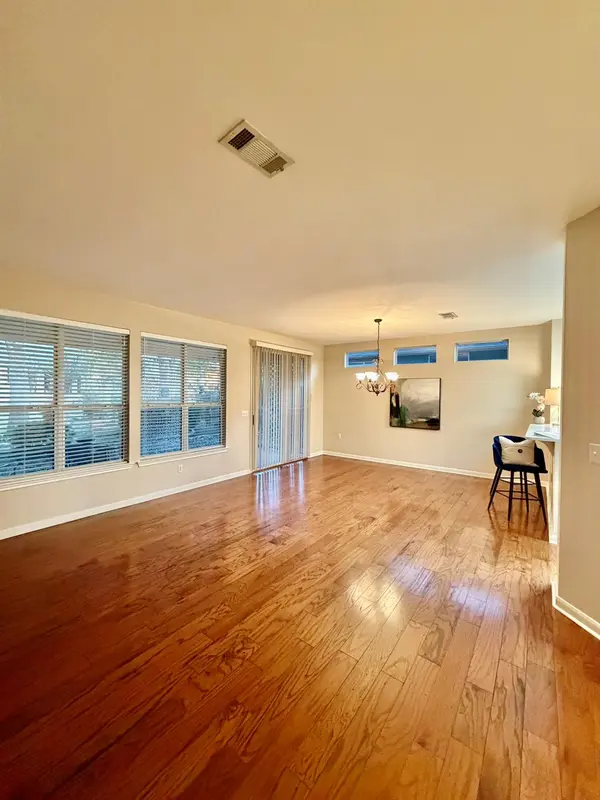 216 Whispering Wind DR, Georgetown, TX 78633