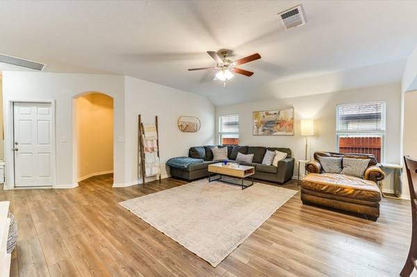 132 Walkup LN, Leander, TX 78641
