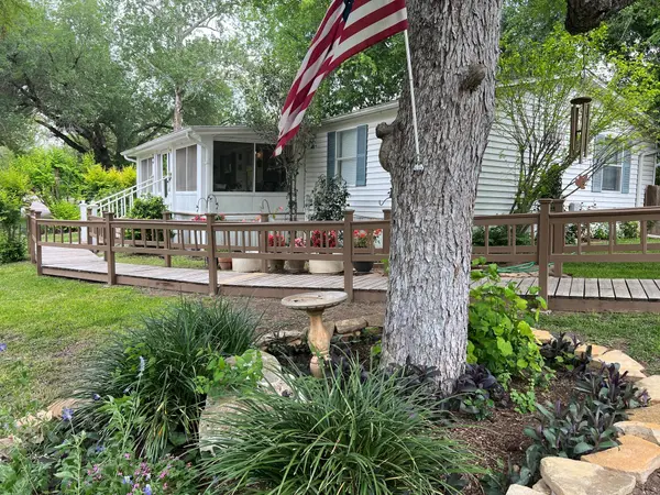 356 River Bend DR, New Braunfels, TX 78130