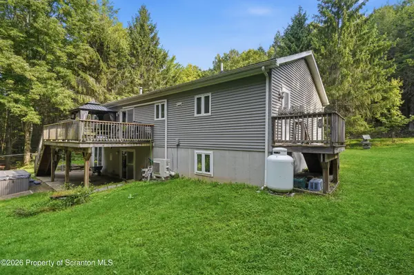 1002 Alexander RD, New Milford, PA 18834