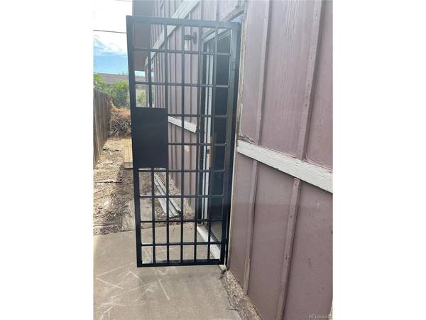 8010 Jasmine, Dupont, CO 80024