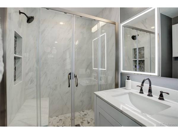 1204 S Uvalda, Aurora, CO 80012