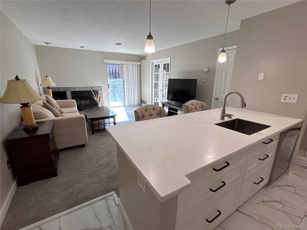 2575 S Syracuse #J102, Denver, CO 80231