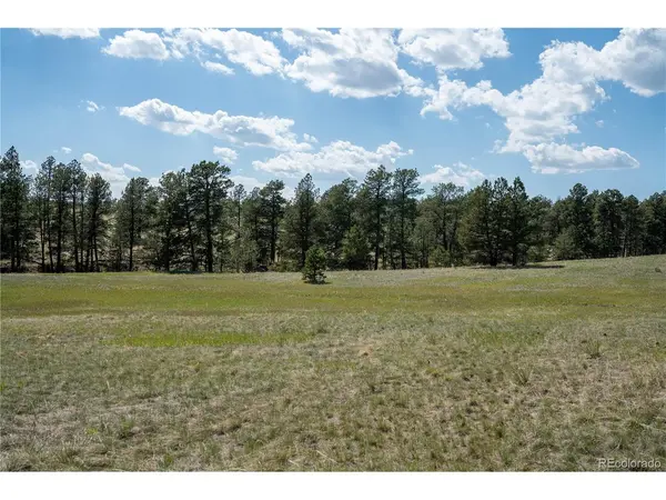 2 Paradise, Elizabeth, CO 80107