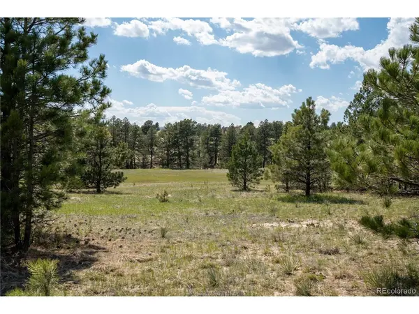 2 Paradise, Elizabeth, CO 80107