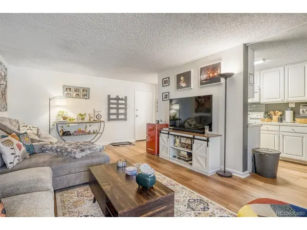 2225 Buchtel #305, Denver, CO 80210