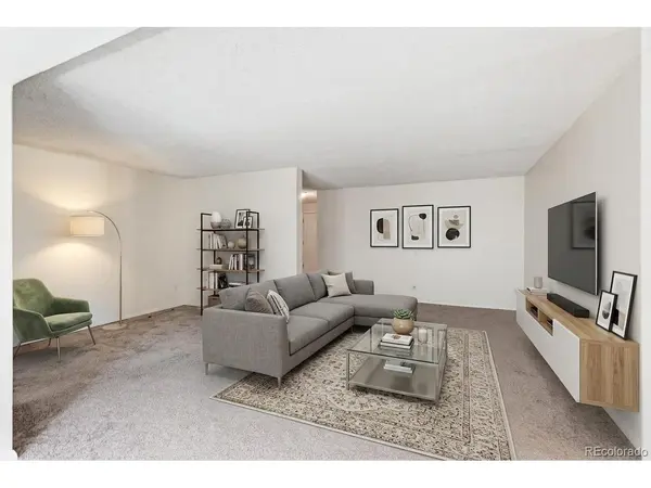 2 Adams #910, Denver, CO 80206