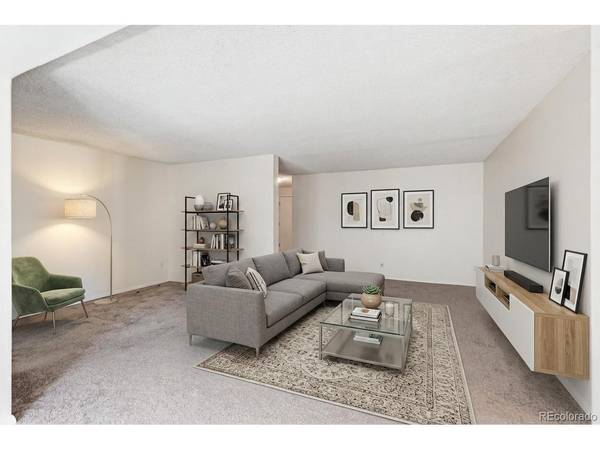 2 Adams #910, Denver, CO 80206