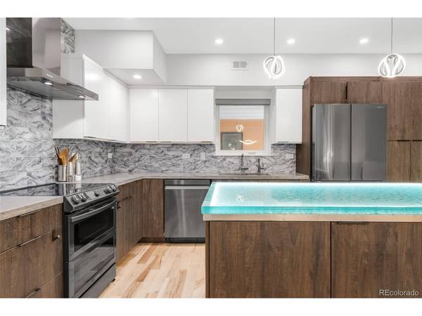 3295 Blake #102, Denver, CO 80205