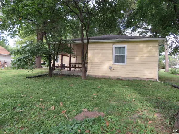 2207 NW Polk ST, Topeka, KS 66608