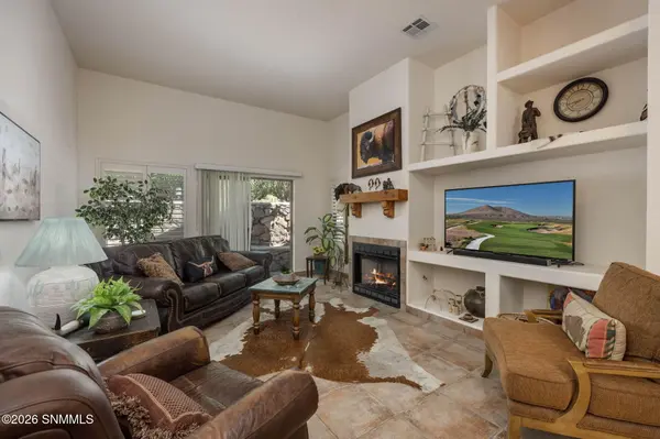 1042 Mormon DR, Las Cruces, NM 88011