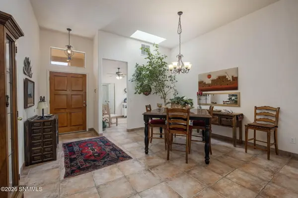 1042 Mormon DR, Las Cruces, NM 88011
