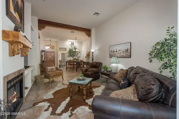 1042 Mormon DR, Las Cruces, NM 88011