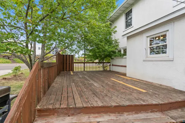 2337 E 8th St, Duluth, MN 55803