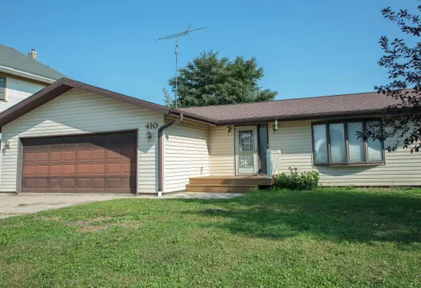 410 3rd St, Dumont, IA 50625