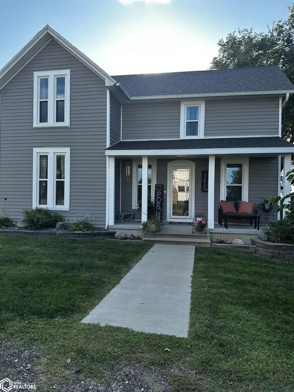194 S Orchard ST, Brooklyn, IA 52211