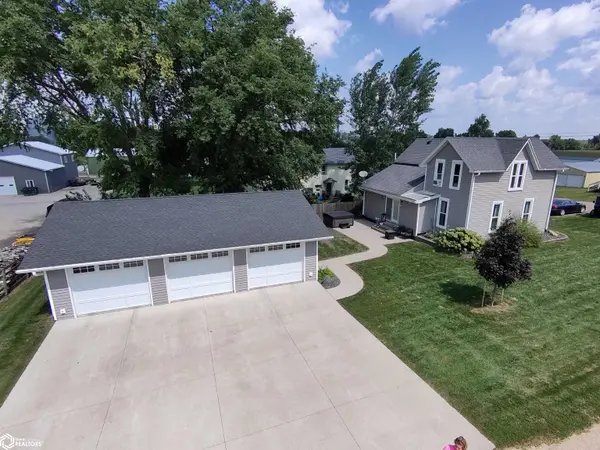 194 S Orchard ST, Brooklyn, IA 52211