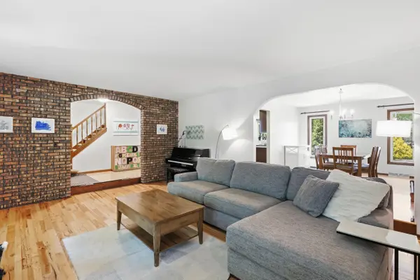 9218 Greenwood AVE, Munster, IN 46321
